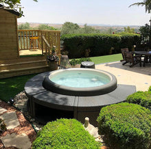 Softub 220 - 3-4 Person Hot Tub