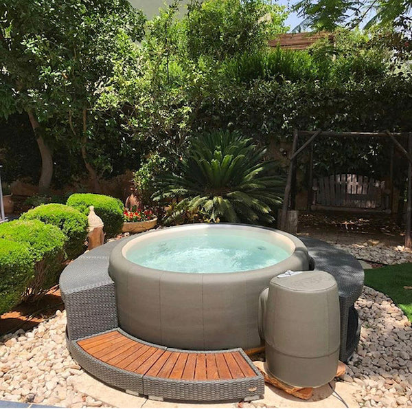 Softub 140 - 1-2 Person Hot Tub